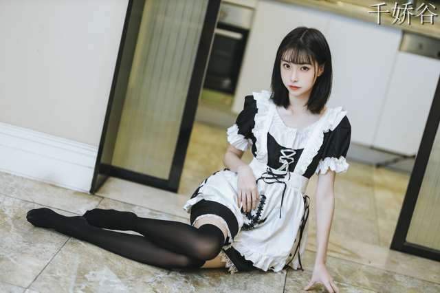 清纯高颜值丝足网红许岚LAN写真作品三十七套合集