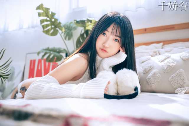 高质量网红模特肉包Mini作品沉迷色色的可爱女友