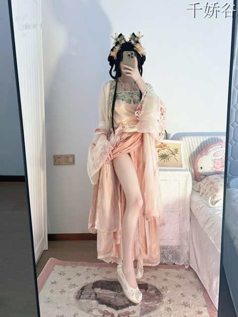 白虎网红一颗甜桃(仙仙桃)复出视图新作合集