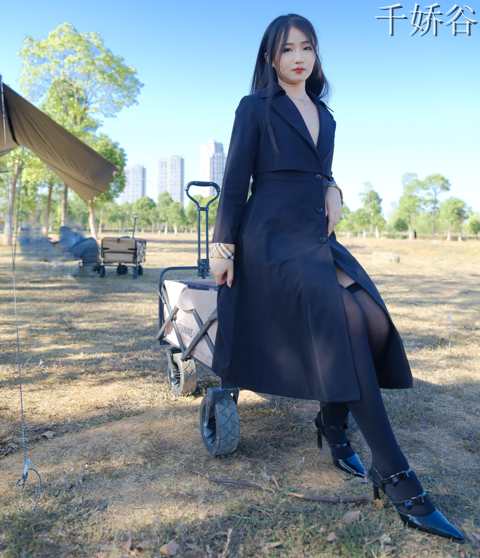 露出系白虎模特黄甫小泽写真作