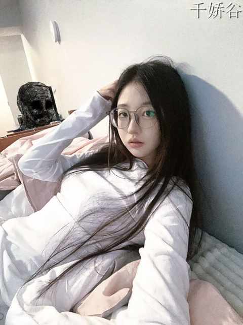 清纯颜反差眼镜娘清水(pa55ive_ion)视图合集