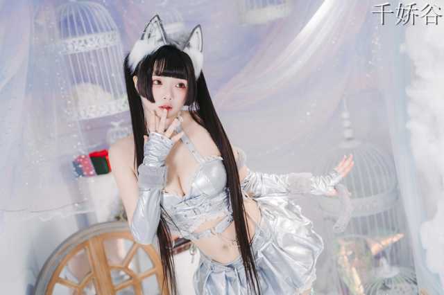极品网红落落Raku写真新作十三套