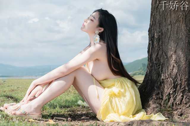高颜值网红模特年年私房写真新作十三套