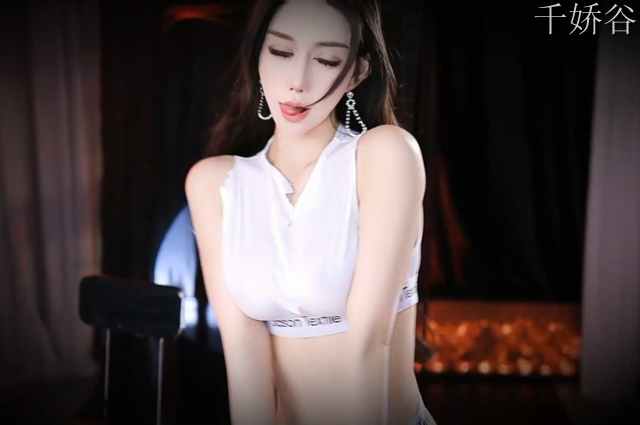 hy极品女主播桃一三万定制新作
